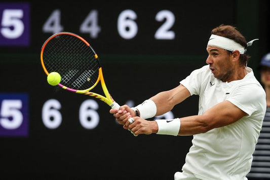 MENGISI WAKTU LUANG DENGAN BERMAIN TENIS LAPANGAN