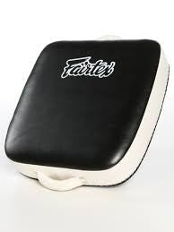 FAIRTEX Leg Kick Pad - BlackWhite LKP1